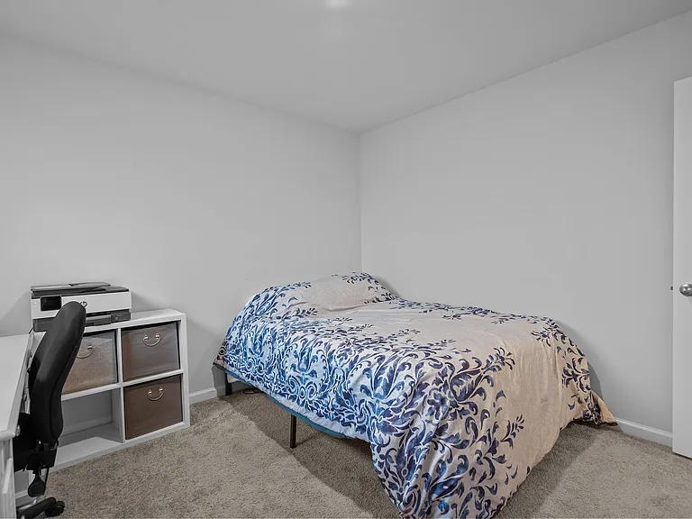 402 Folkstone Rd — Photo 17