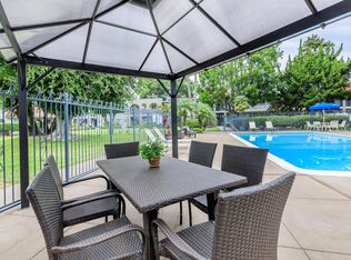 Vio Cerritos, Cerritos, CA 90703