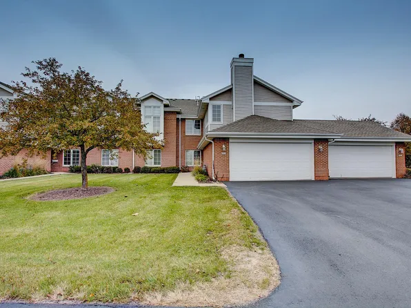 8765 Westlake Dr #8765, Greendale, WI 53129
