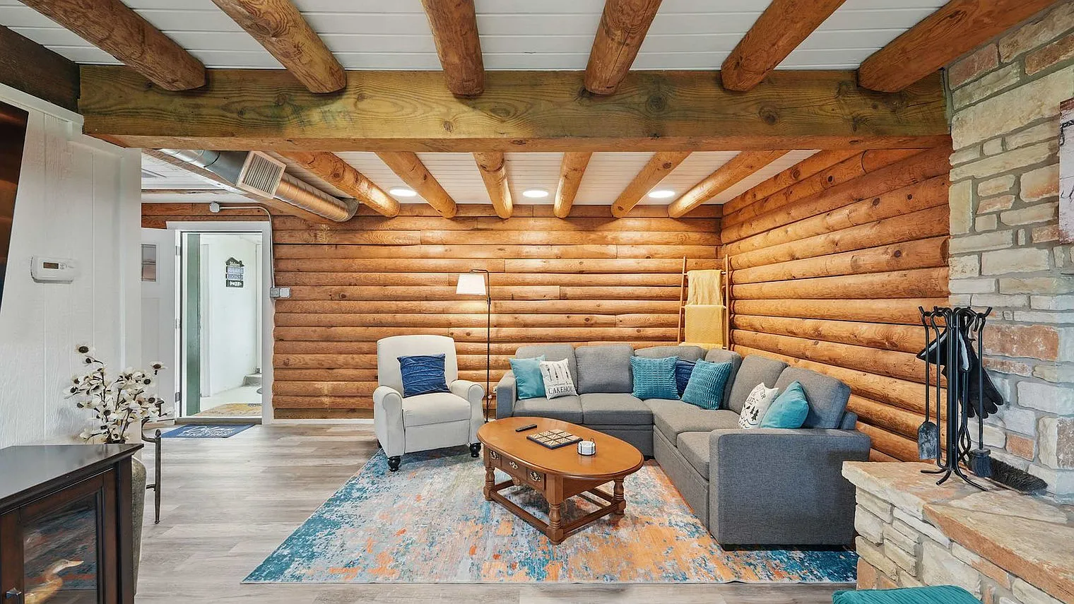 3 bed, 2.0 bath, $5,427 — Photo 2