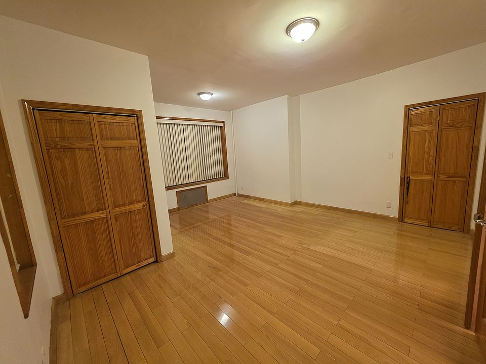 bedroom 1
front door to street on left
large front bay window