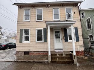 5 S Water St, Spring Grove, PA 17362