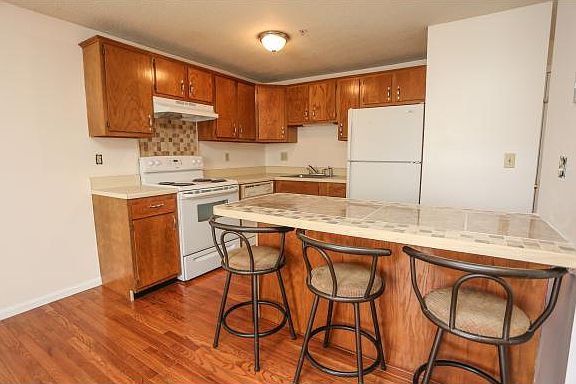 4th image of 807 Elmwood Dr #807