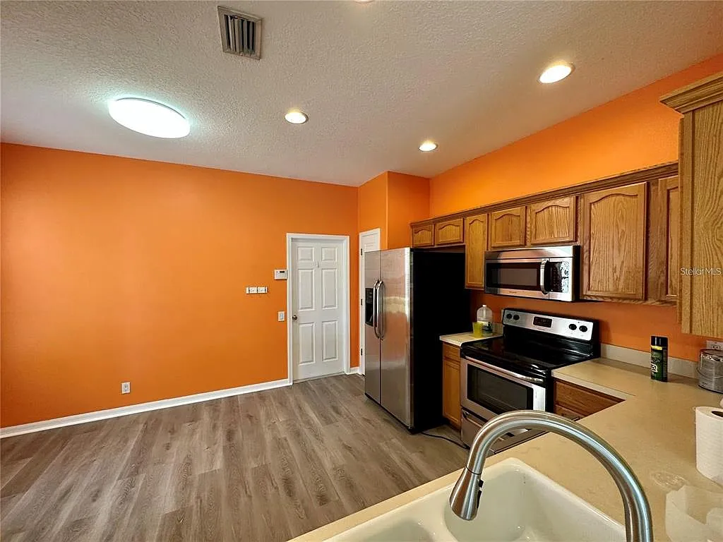 3 bed, 2.0 bath, 1740 sqft, $2,650 — Photo 3
