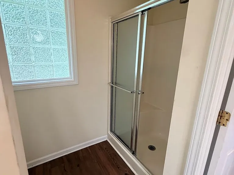 104 Brazington Ct — Photo 13