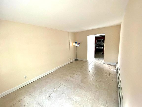 5th image of 39 Niles Pl #1
