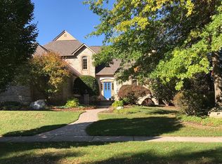 1743 Stony Creek Dr, Rochester, MI 48307