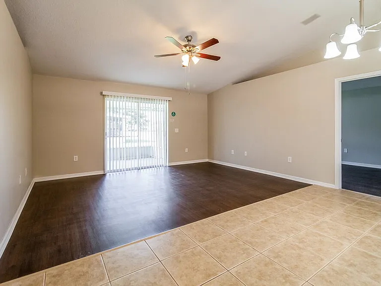 559 Grand Royal Cir — Photo 4