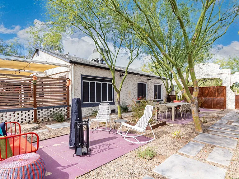 729-735 E Coronado Rd — Photo 18