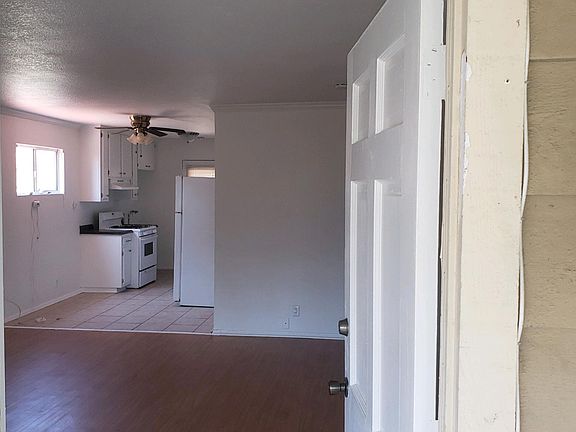 4th image of 150 E Lakeshore Dr Unit 44