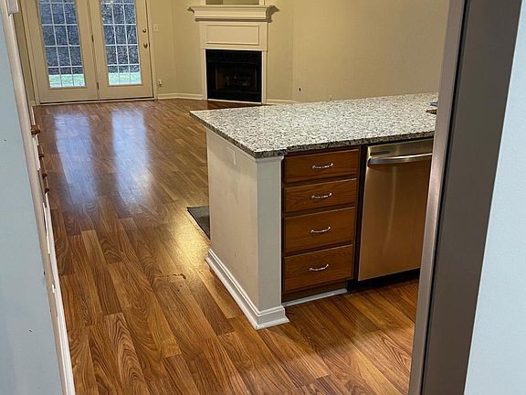 4th image of 12409 Meadow Ln
