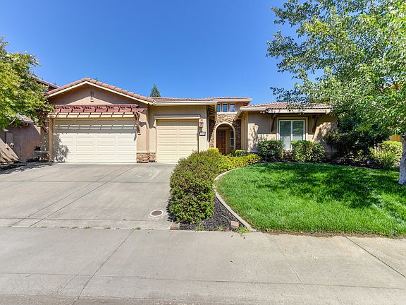 3rd image of 1909 Morella Cir