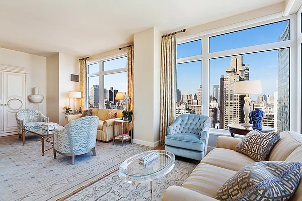 Sold by Nest Seekers International | media 19