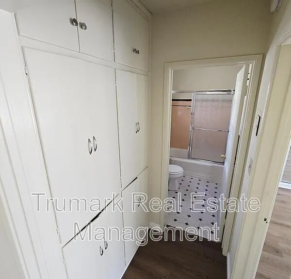 919 N Glendale Ave #12 — Photo 16