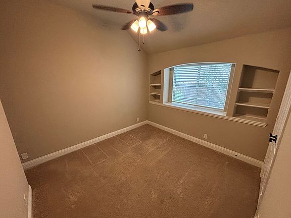 3rd image of 1104 Canterbury Ln