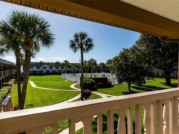 650 Pinellas Point Dr S APT 203, Saint Petersburg, FL 33705