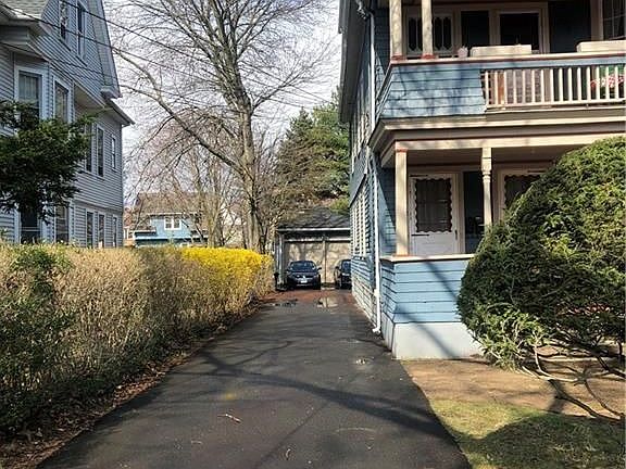 2nd image of 220 W Rock Ave #1