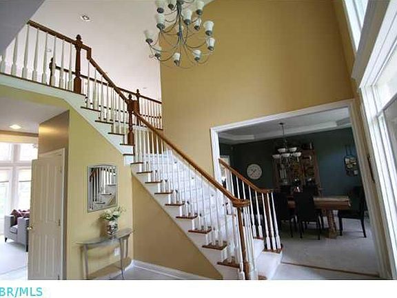 2nd image of 5818 Rushwood Dr