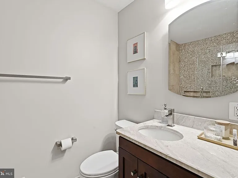 2510C S Walter Reed Dr — Photo 10