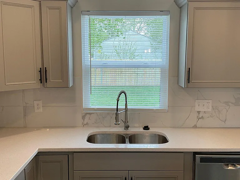 475 Florence Ave — Photo 9