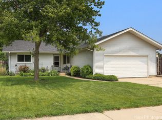 4008 W Lillian St, McHenry, IL 60050