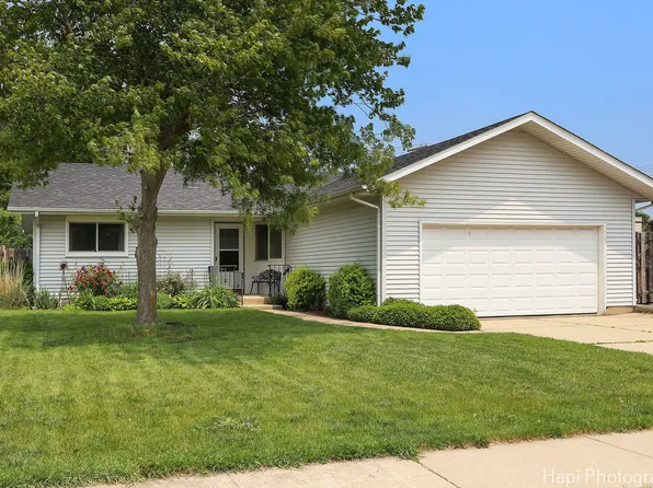 4008 W Lillian St, McHenry, IL 60050