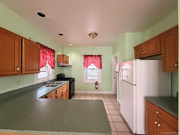 4th image of 37 California Avenue