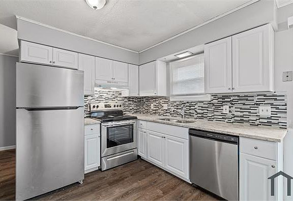 3rd image of 13339 Lake Point Blvd #4