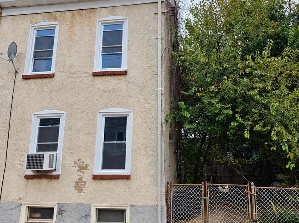 338 Delmar St, Philadelphia, PA 19128