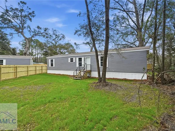 94 E Thrasher Ln E, Jesup, GA 31545