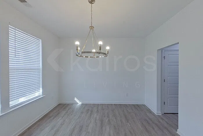 4 bed, 3.0 bath, 2517 sqft, $2,525 — Photo 2
