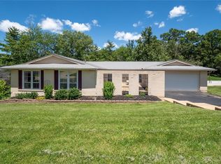 507 Glan Tai Dr, Ballwin, MO
