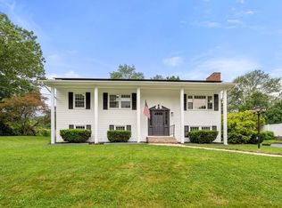 7 Kennedy Dr, Dudley, MA 01571