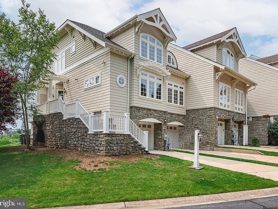 1st image of 9010 Moss Cliff Ct