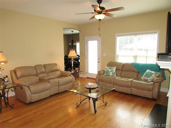 4th image of 1327 Greenheather Dr