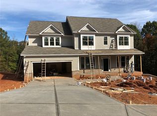 5863 Heritage Rdg, Flowery Branch, GA 30542