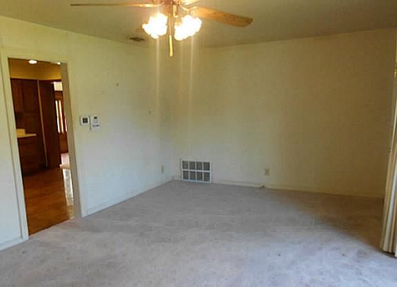 5th image of 3716 Orchard St