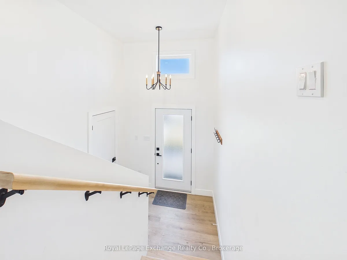 Building Photo - 1085 Sutton St