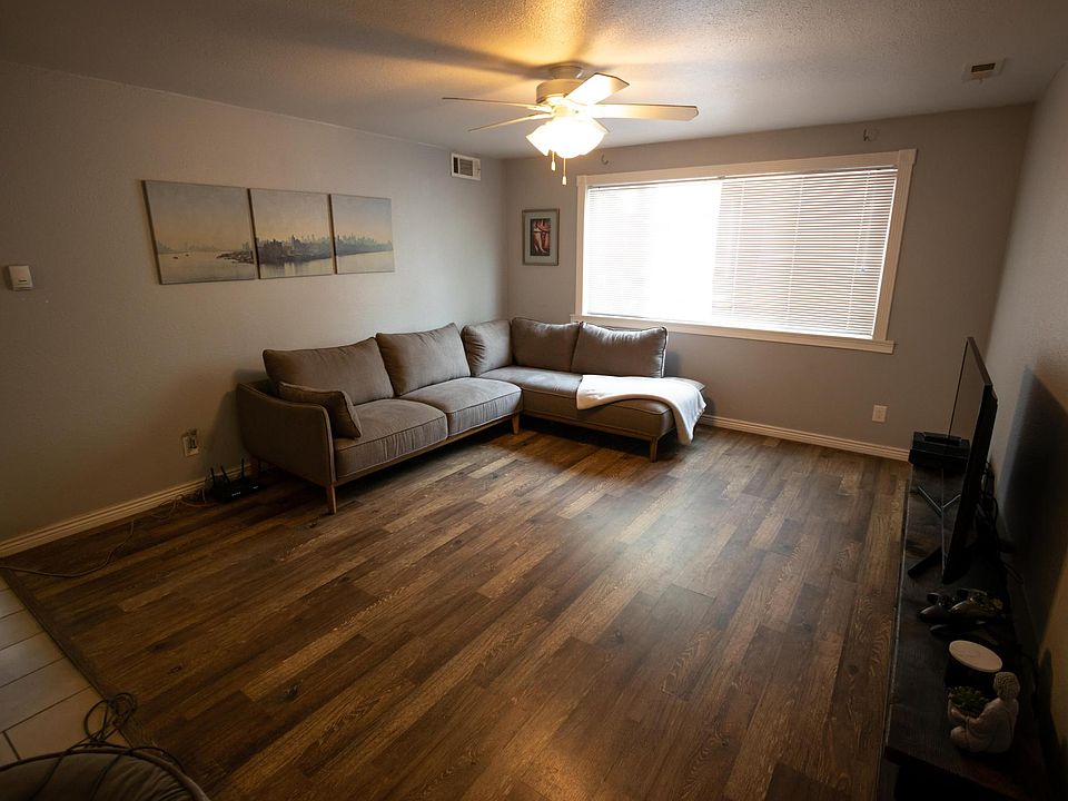 1st image of 562 N 800 W APT 2