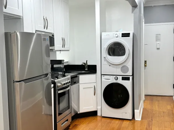 181 Havemeyer Street image 1 of 6