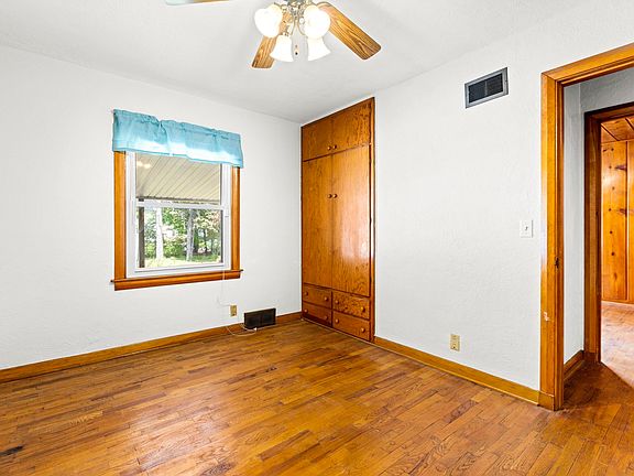5th image of 346 Wentworth Ave