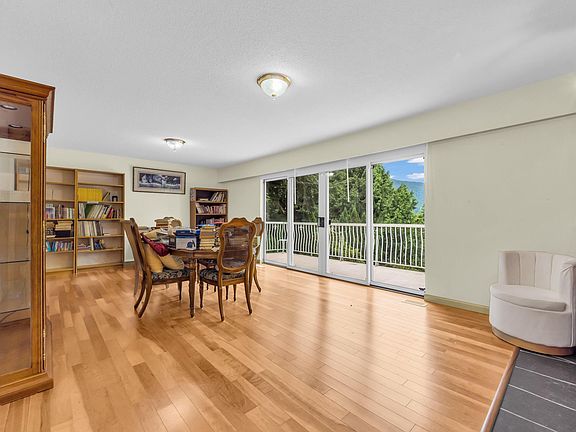 2nd image of 568 Saint Giles Rd