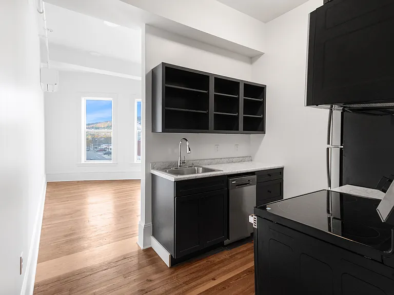 Cates Block Apartments — Photo 36