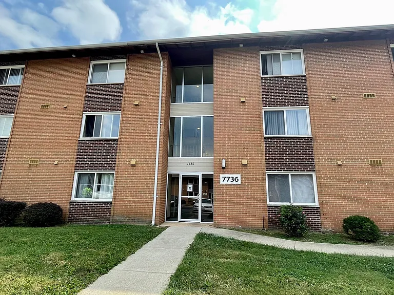 Bermuda Heights Apartments — Photo 3