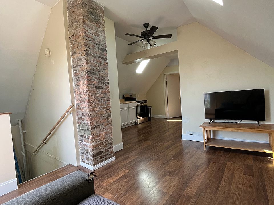 1st image of 3517 W Melrose St #2