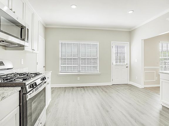 5th image of 3714 Mill Lake Dr