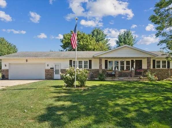360 2nd St S, Central City, IA 52214