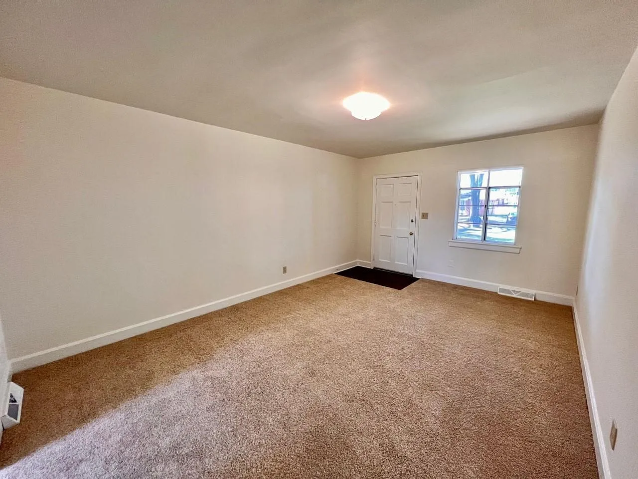 2 bed, 784 sqft, $1,650 — Photo 4