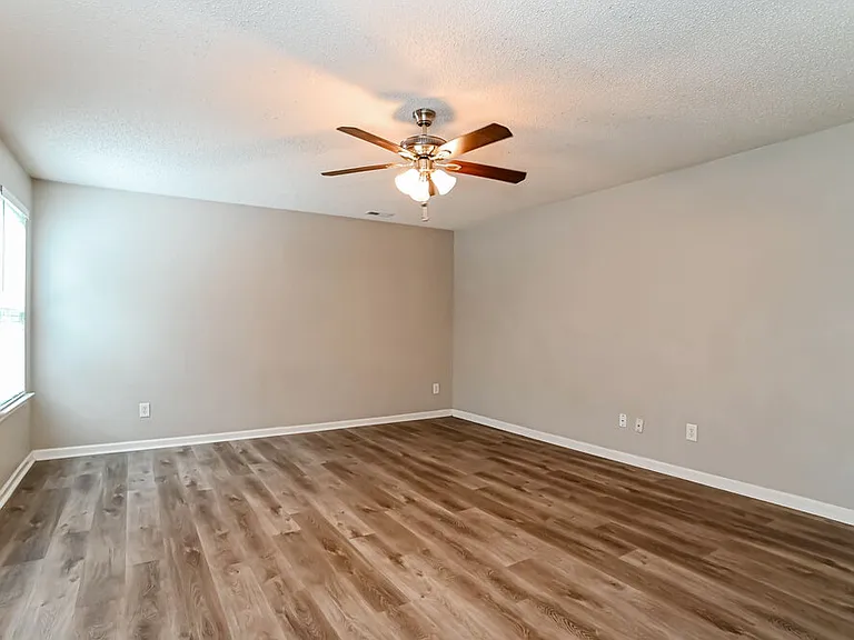 5105 Oak Pasture Ln — Photo 10