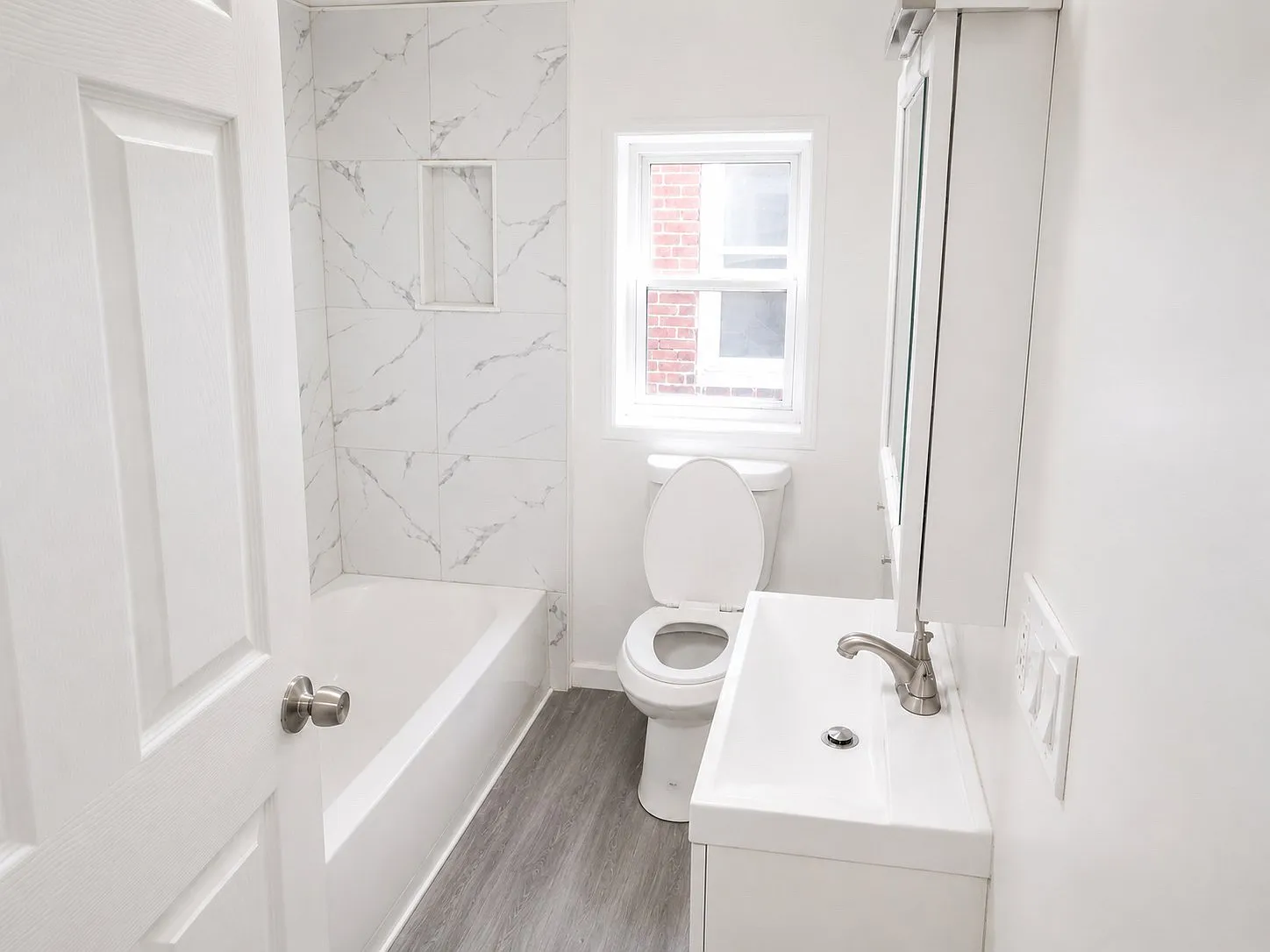 3 bed, 1400 sqft, $1,700 — Photo 1